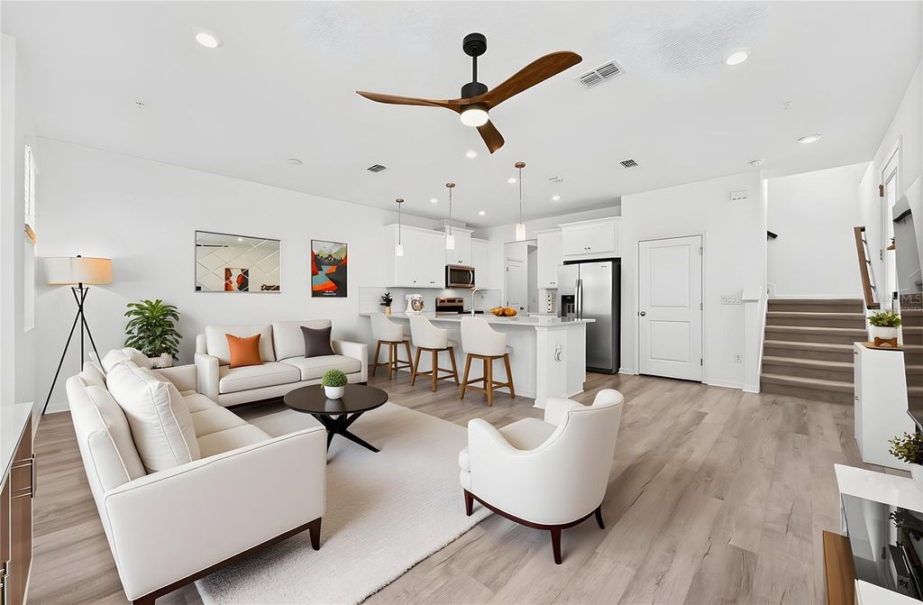 Image 3 of property listing at 11435 SUNSAIL AVENUE, Orlando, FL 32832