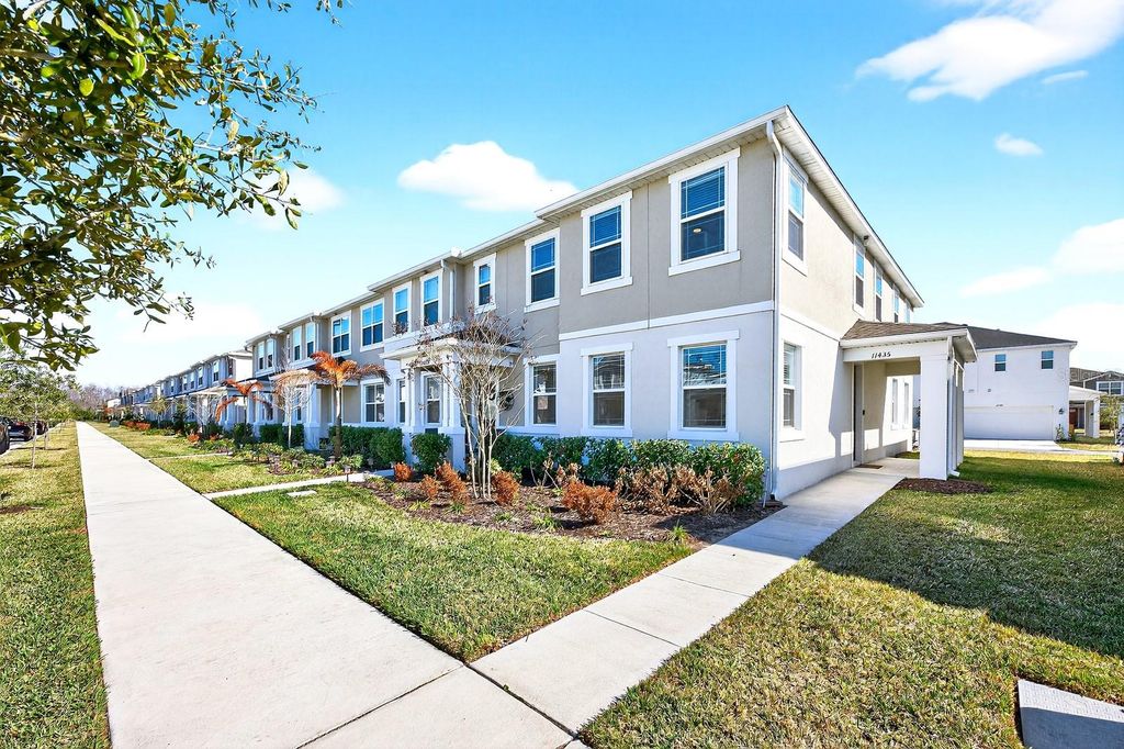 Image 25 of property listing at 11435 SUNSAIL AVENUE, Orlando, FL 32832