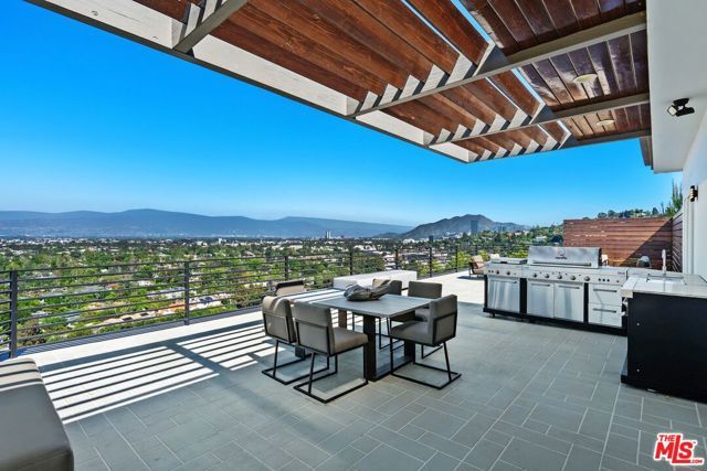 11725 Laurelwood Drive, Studio City (los Angeles), CA 91604