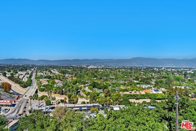 11725 Laurelwood Drive, Studio City (los Angeles), CA 91604