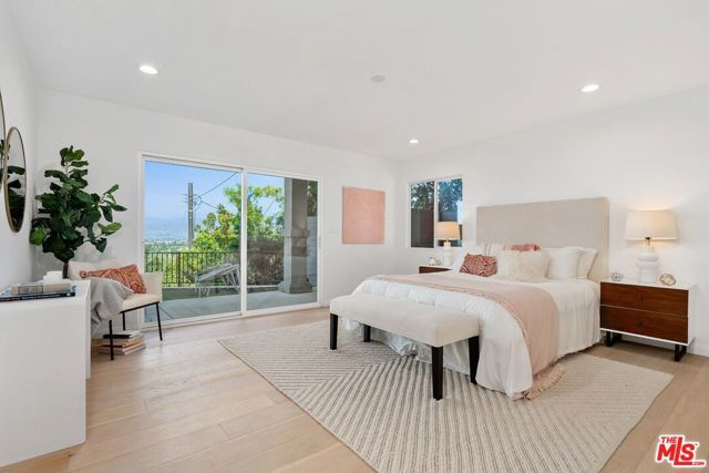 11725 Laurelwood Drive, Studio City (los Angeles), CA 91604