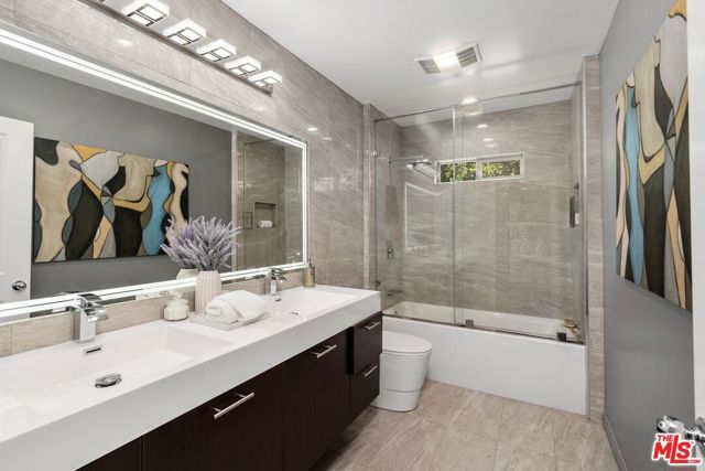 11725 Laurelwood Drive, Studio City (los Angeles), CA 91604