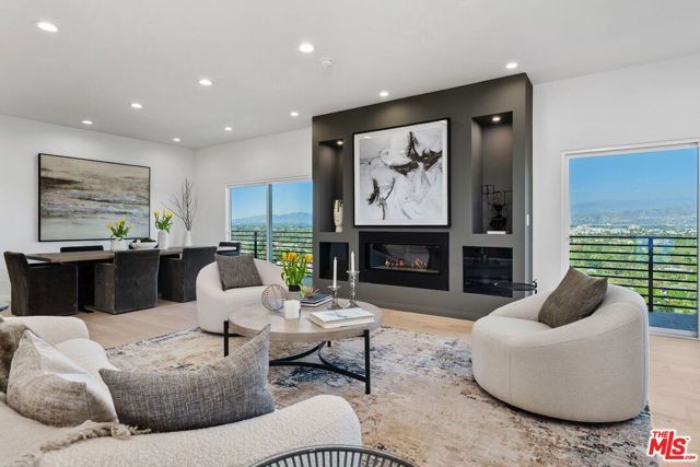 11725 Laurelwood Drive, Studio City (los Angeles), CA 91604