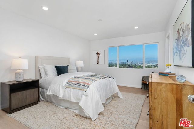 11725 Laurelwood Drive, Studio City (los Angeles), CA 91604