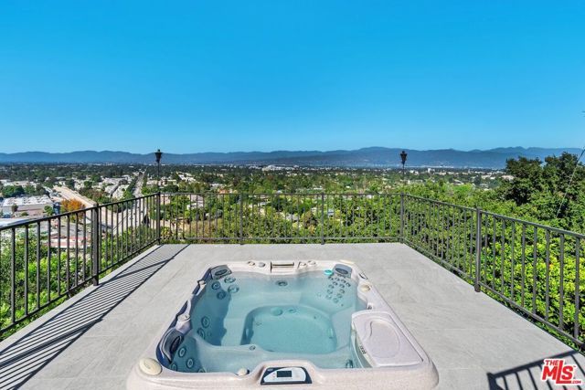 11725 Laurelwood Drive, Studio City (los Angeles), CA 91604