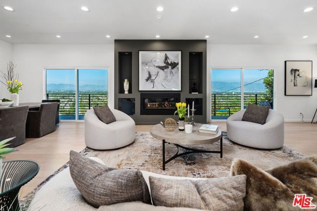 11725 Laurelwood Drive, Studio City (los Angeles), CA 91604