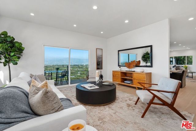 11725 Laurelwood Drive, Studio City (los Angeles), CA 91604