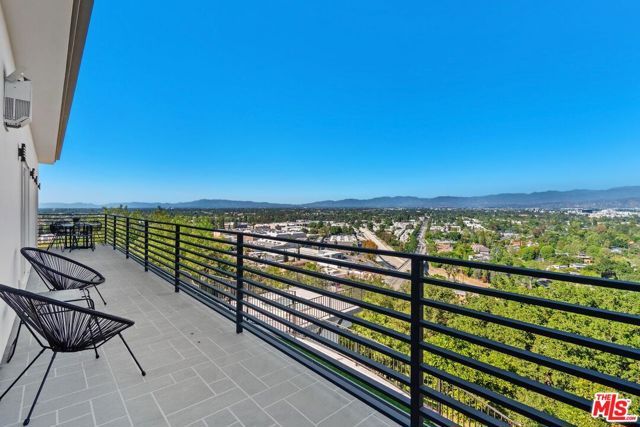 11725 Laurelwood Drive, Studio City (los Angeles), CA 91604