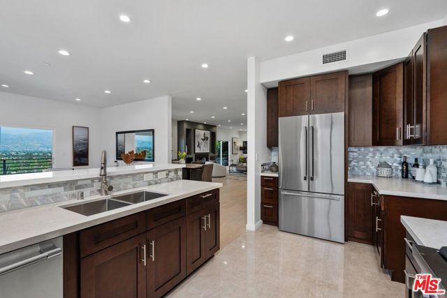 11725 Laurelwood Drive, Studio City (los Angeles), CA 91604