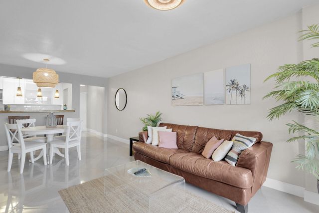 88500 Overseas Hwy Apt 301, Plantation Key, FL 33070