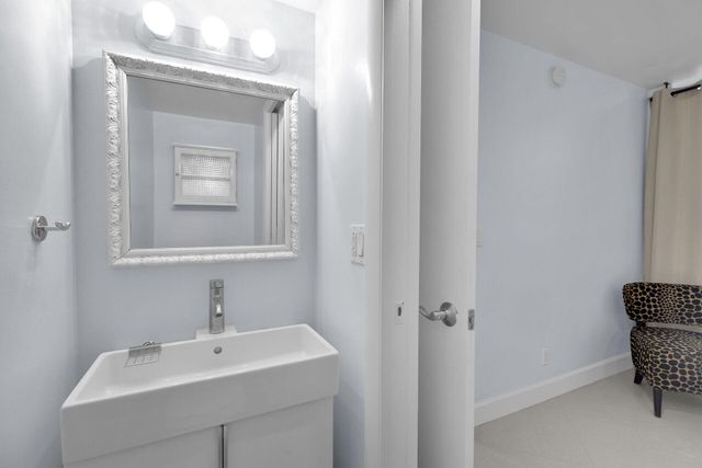 88500 Overseas Hwy Apt 301, Plantation Key, FL 33070