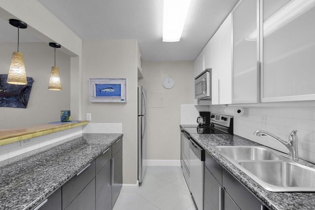 88500 Overseas Hwy Apt 301, Plantation Key, FL 33070