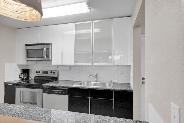 88500 Overseas Hwy Apt 301, Plantation Key, FL 33070