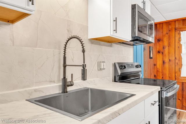 3941 Lakeshore Road, Lexington, MI 48450