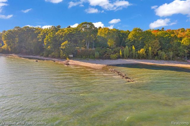 3941 Lakeshore Road, Lexington, MI 48450