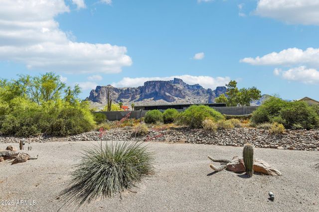 1547 N VAL VISTA Road, Apache Junction, AZ 85119