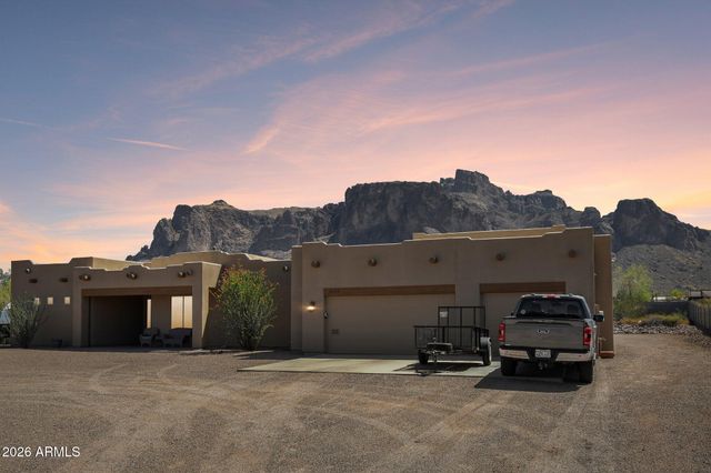 1547 N VAL VISTA Road, Apache Junction, AZ 85119