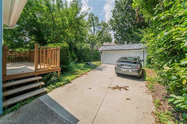 1290 Jackson Avenue, Lakewood, OH 44107