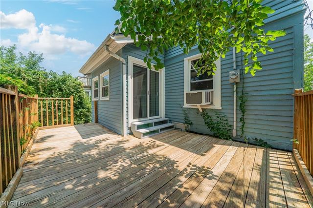 1290 Jackson Avenue, Lakewood, OH 44107