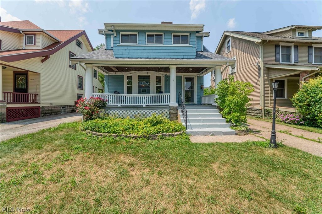 1290 Jackson Avenue, Lakewood, OH 44107