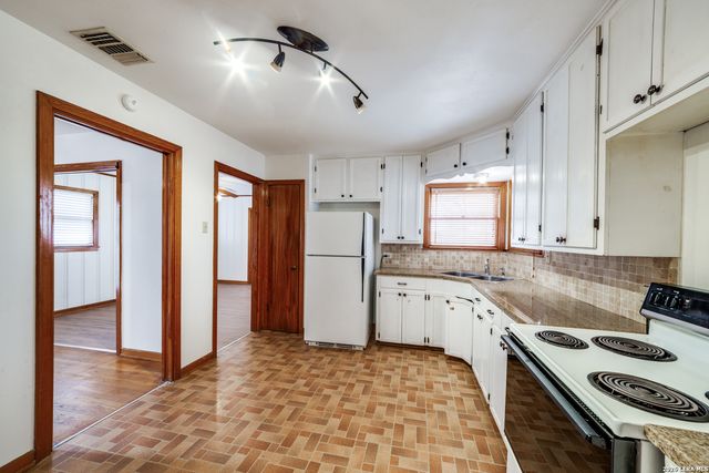 203 Sullivan, San Antonio, TX 78213