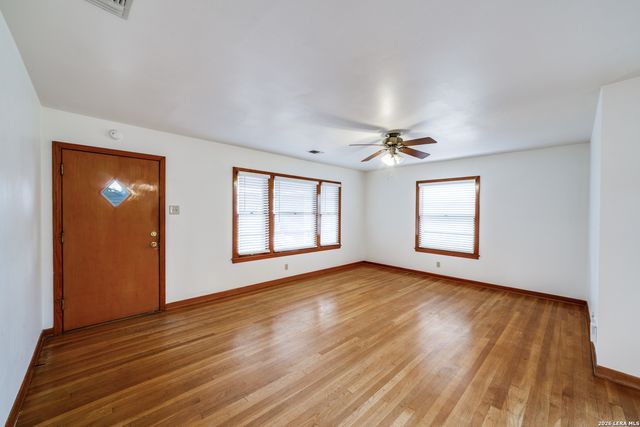 203 Sullivan, San Antonio, TX 78213