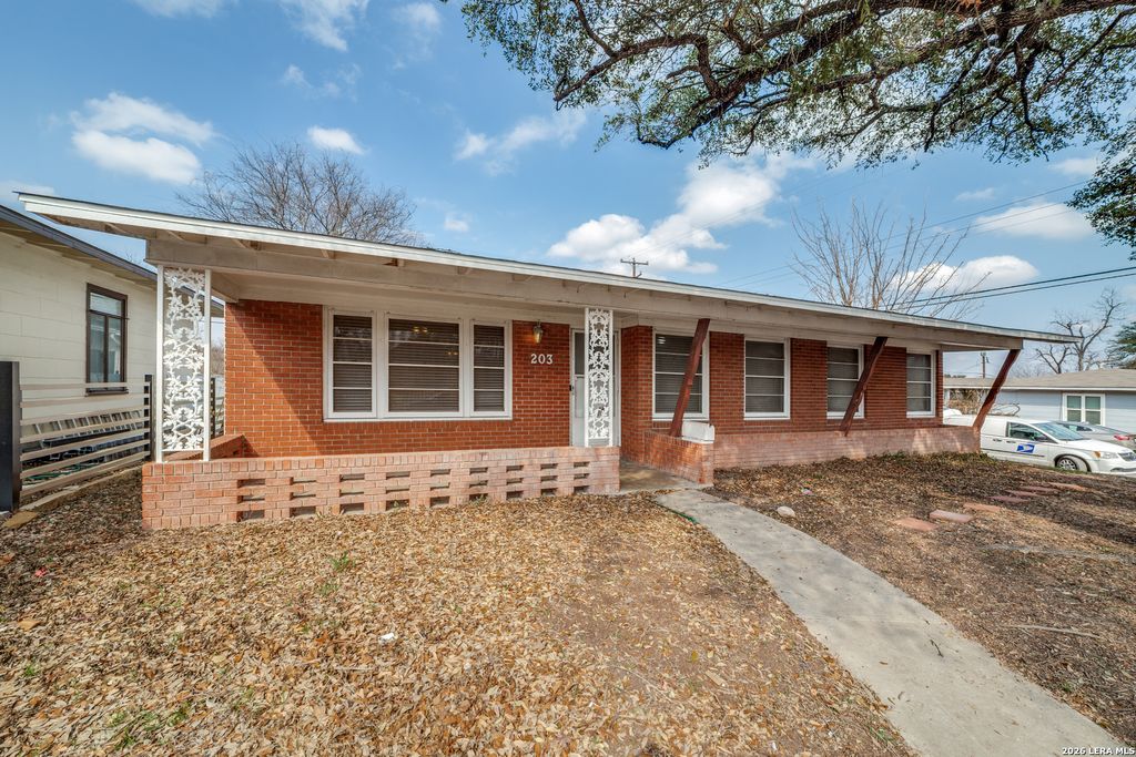 203 Sullivan, San Antonio, TX 78213