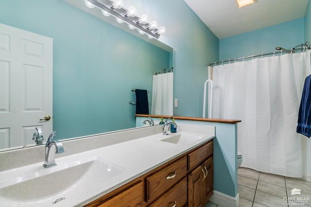 3700 Crossgate Circle, Manhattan, KS 66503