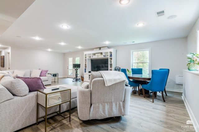 3700 Crossgate Circle, Manhattan, KS 66503