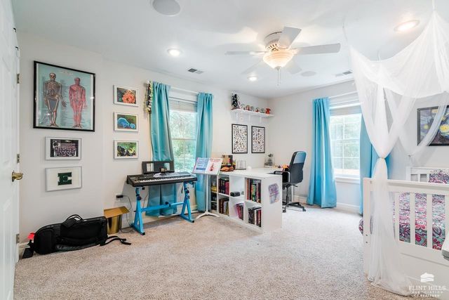 3700 Crossgate Circle, Manhattan, KS 66503