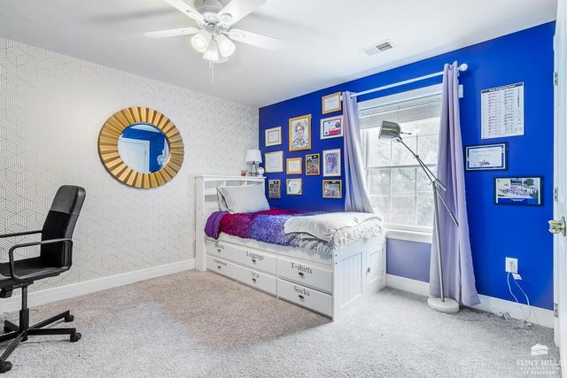 3700 Crossgate Circle, Manhattan, KS 66503