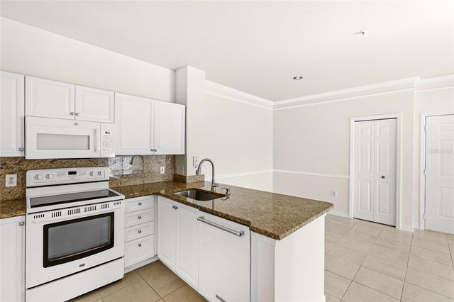 5110 NORTHRIDGE ROAD 203, Sarasota, FL 34238