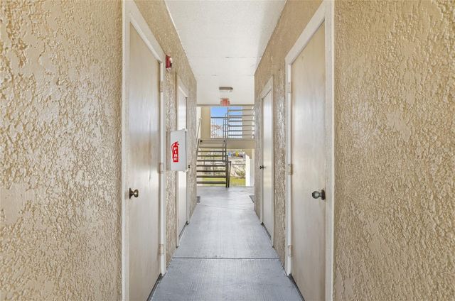 5110 NORTHRIDGE ROAD 203, Sarasota, FL 34238