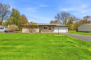 48809 Sugarbush Road, Chesterfield Twp, MI 48047