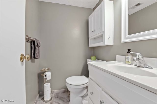 50 S Rocky River Drive 206, Berea, OH 44017