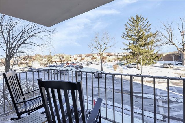 50 S Rocky River Drive 206, Berea, OH 44017