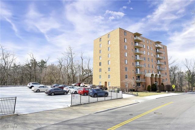 50 S Rocky River Drive 206, Berea, OH 44017