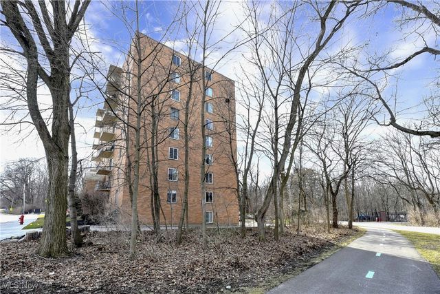 50 S Rocky River Drive 206, Berea, OH 44017