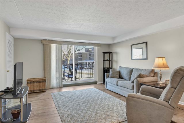 50 S Rocky River Drive 206, Berea, OH 44017