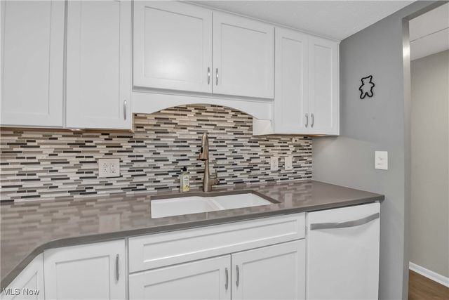 50 S Rocky River Drive 206, Berea, OH 44017