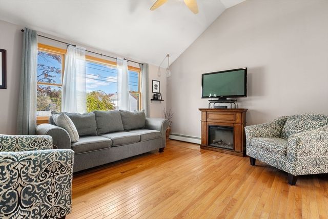 35 Sir Joseph Ct, Taunton, MA 02780