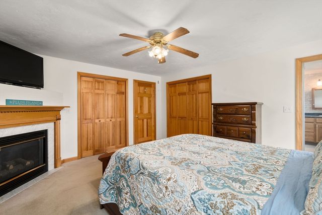 35 Sir Joseph Ct, Taunton, MA 02780