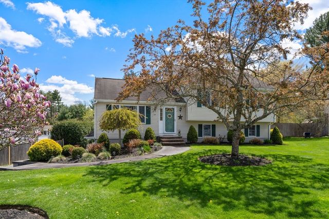 35 Sir Joseph Ct, Taunton, MA 02780