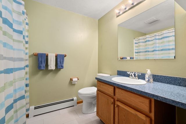 35 Sir Joseph Ct, Taunton, MA 02780