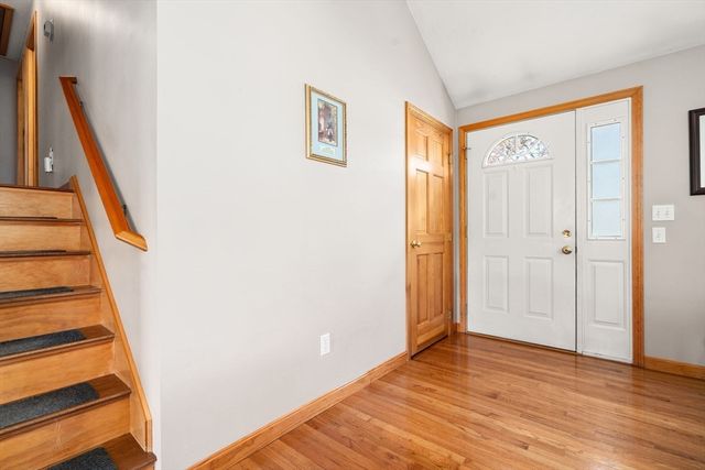 35 Sir Joseph Ct, Taunton, MA 02780