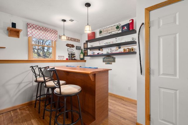 35 Sir Joseph Ct, Taunton, MA 02780