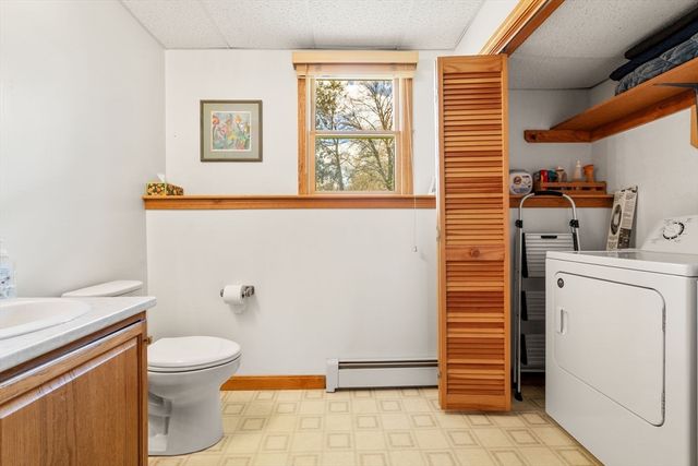 35 Sir Joseph Ct, Taunton, MA 02780