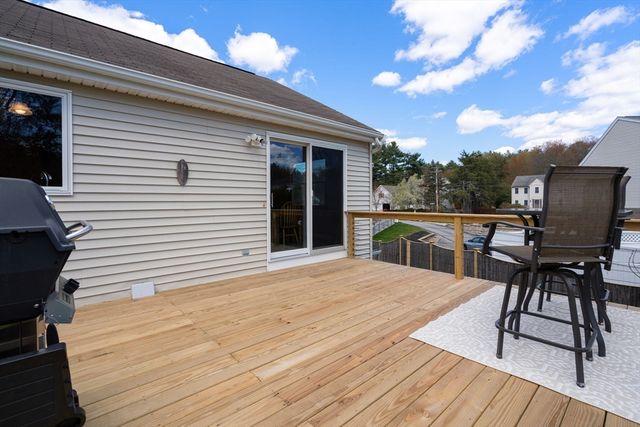35 Sir Joseph Ct, Taunton, MA 02780