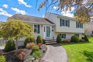 35 Sir Joseph Ct, Taunton, MA 02780