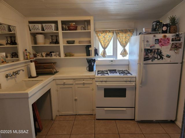 815 E 8th Street, Tucson, AZ 85719
